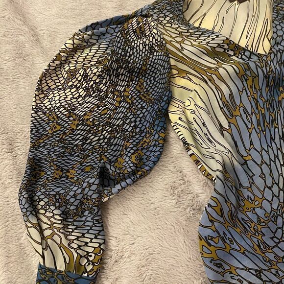 Anne Klein collection puffy sleeves 100% silk blouse, size 4 - Picture 2 of 9